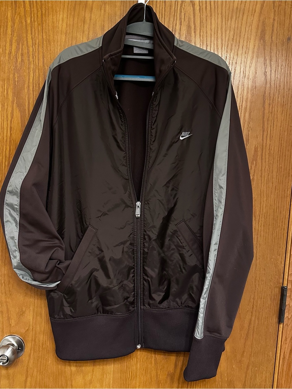 Nike men’s Y2K  XL 2000’s Track Jacket Brown gray stripe. Futura Y2K Full zip